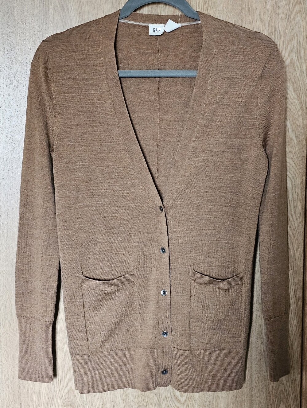 GAP 100% Merino Wool Tan Camel Brown V-Neck Cardigan XS